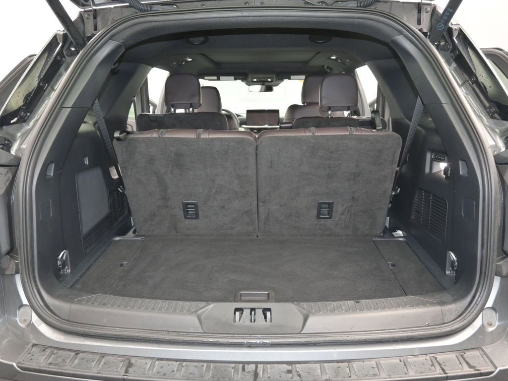 Used 2025 Ford Explorer Platinum w/ Ultimate Package image 11