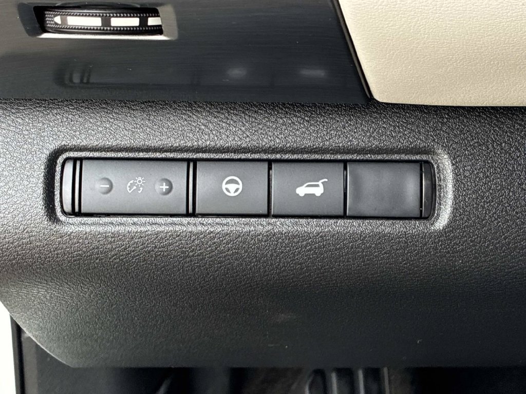 Used 2023 Nissan Pathfinder SL AWD/4WD image 25