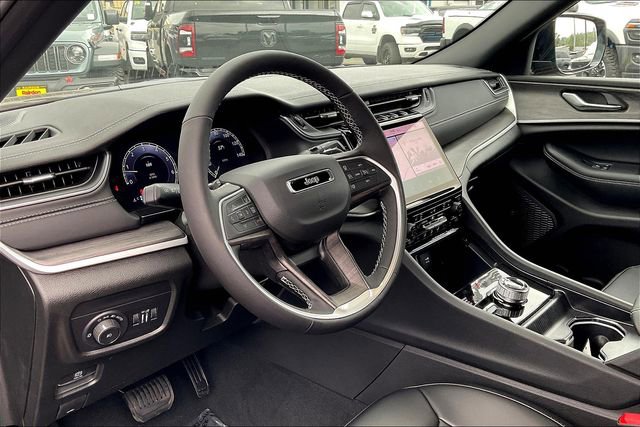 New 2025 Jeep Grand Cherokee Limited image 6