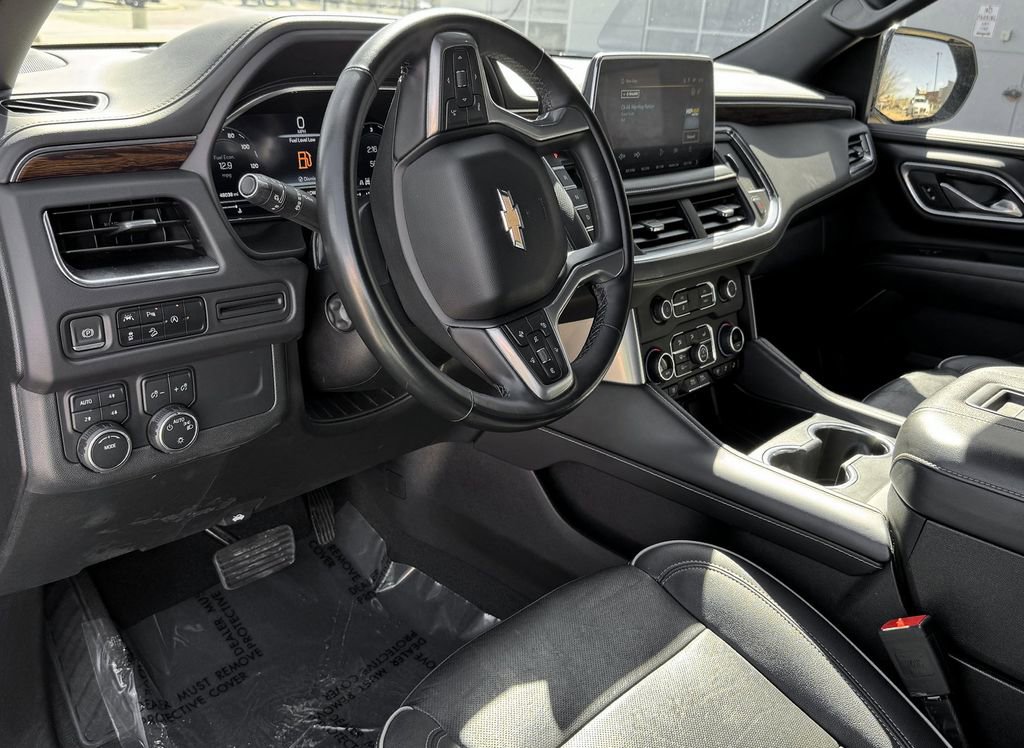 Used 2023 Chevrolet Suburban Premier image 16