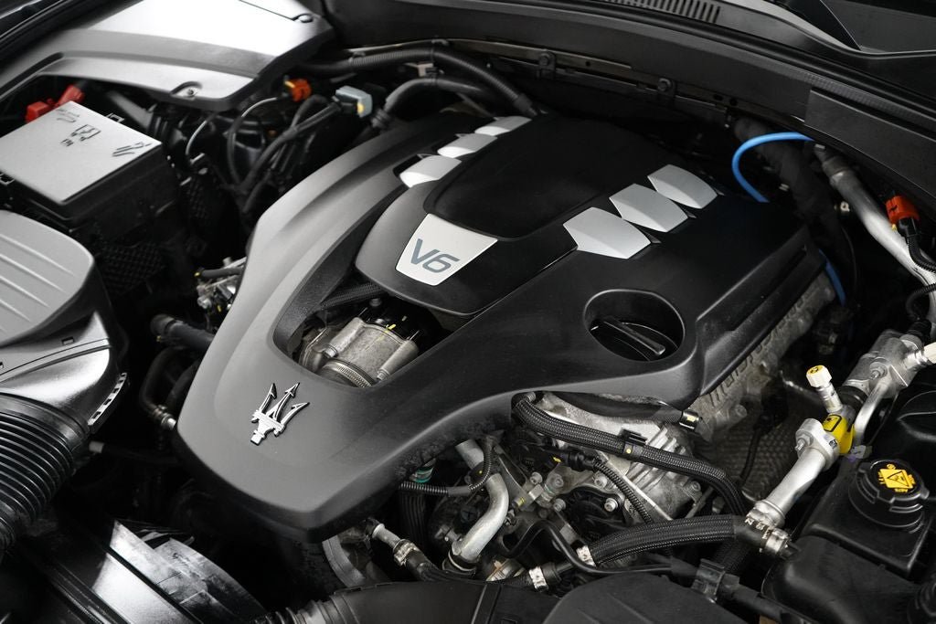 Used 2023 Maserati Levante GT AWD/4WD image 32