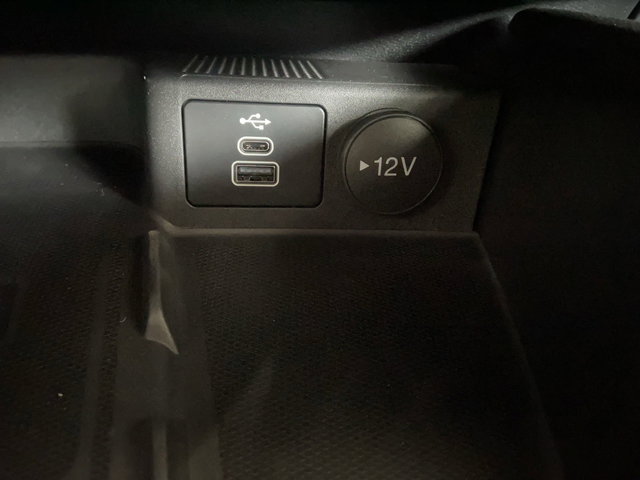 New 2025 Ford Escape SE w/ PHEV Premium Package FWD image 23