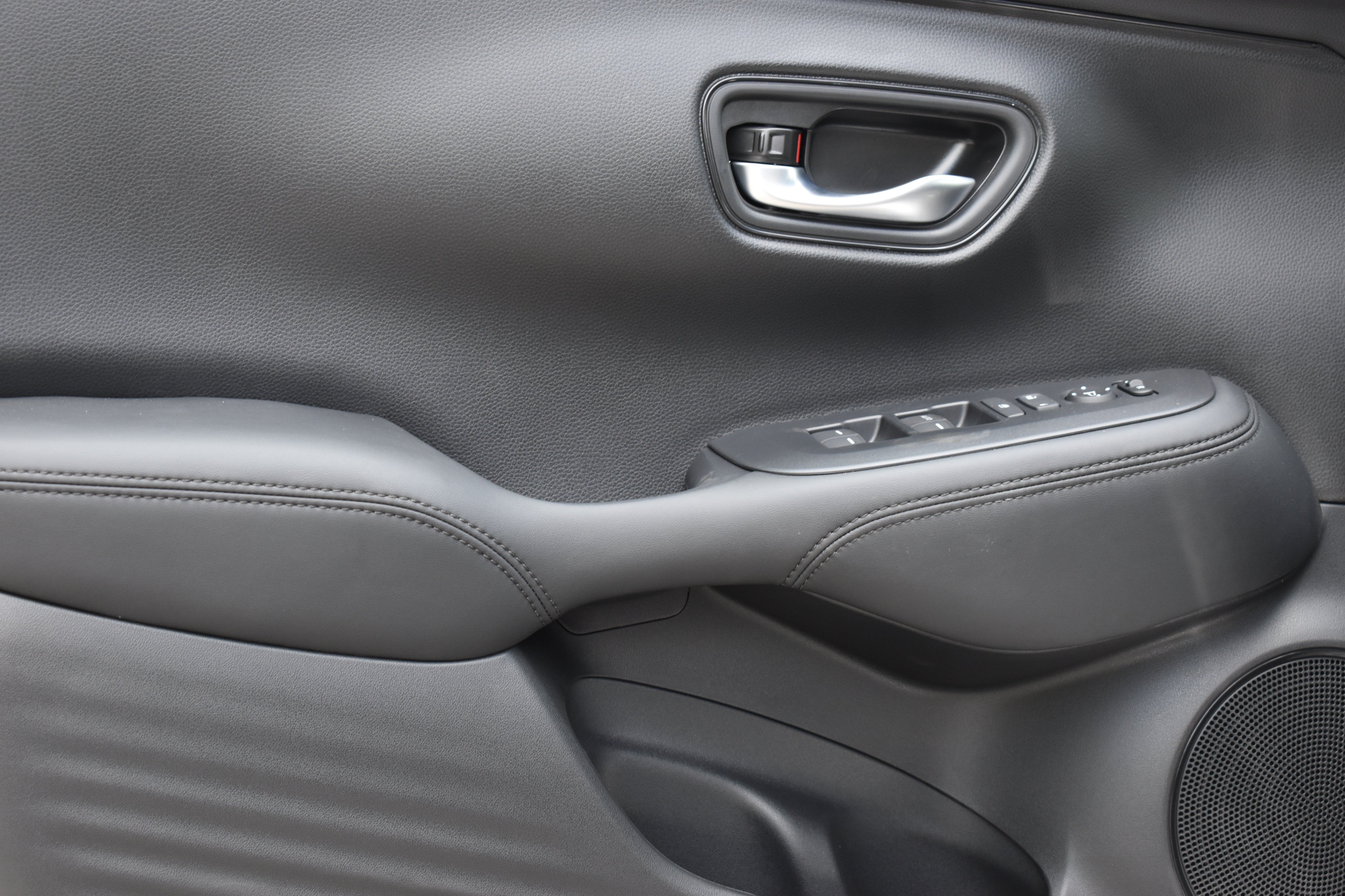 New 2027 Honda HR-V LX image 11