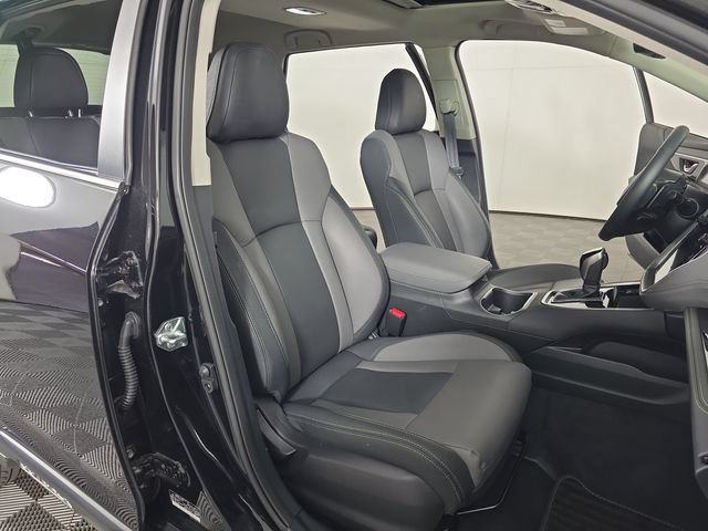 Certified 2025 Subaru Outback Onyx Edition AWD/4WD image 30