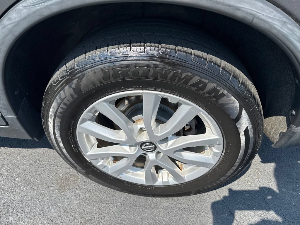 Used 2019 Nissan Rogue SV AWD/4WD image 32