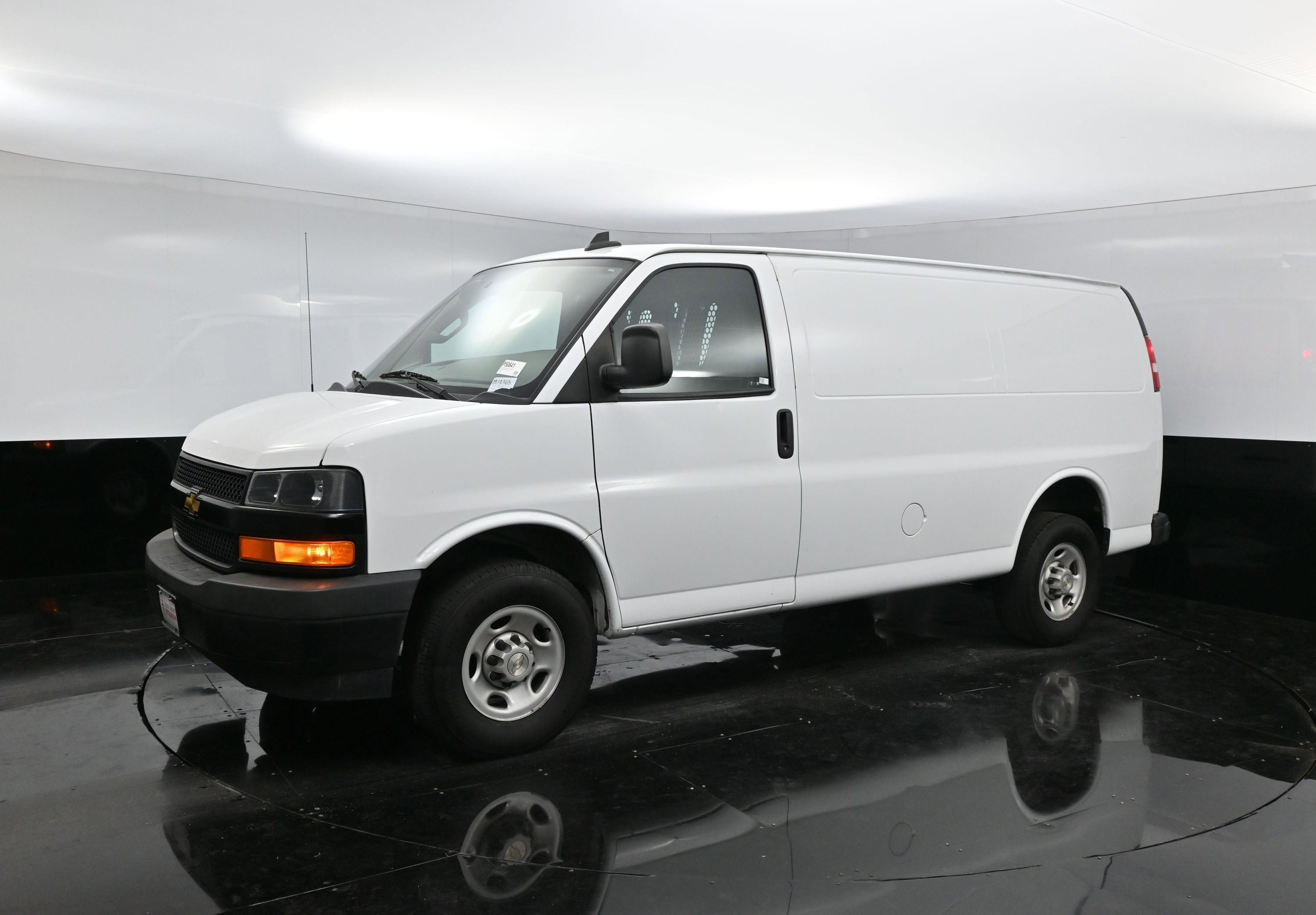 Used 2022 Chevrolet Express 2500 w/ Driver Convenience Package image 3