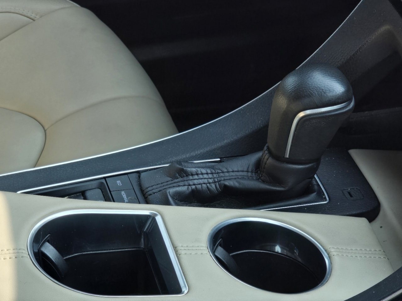 Certified 2019 Toyota Avalon XLE w/ Moonroof Package FWD image 14