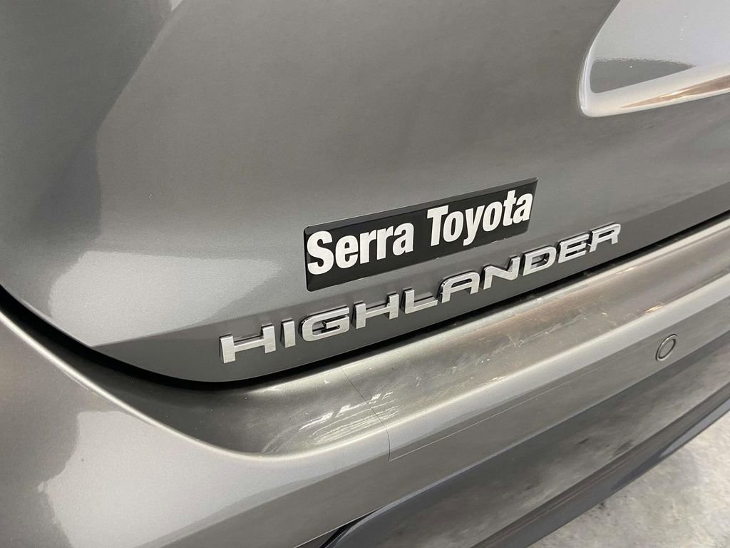 Used 2026 Toyota Highlander Limited image 10