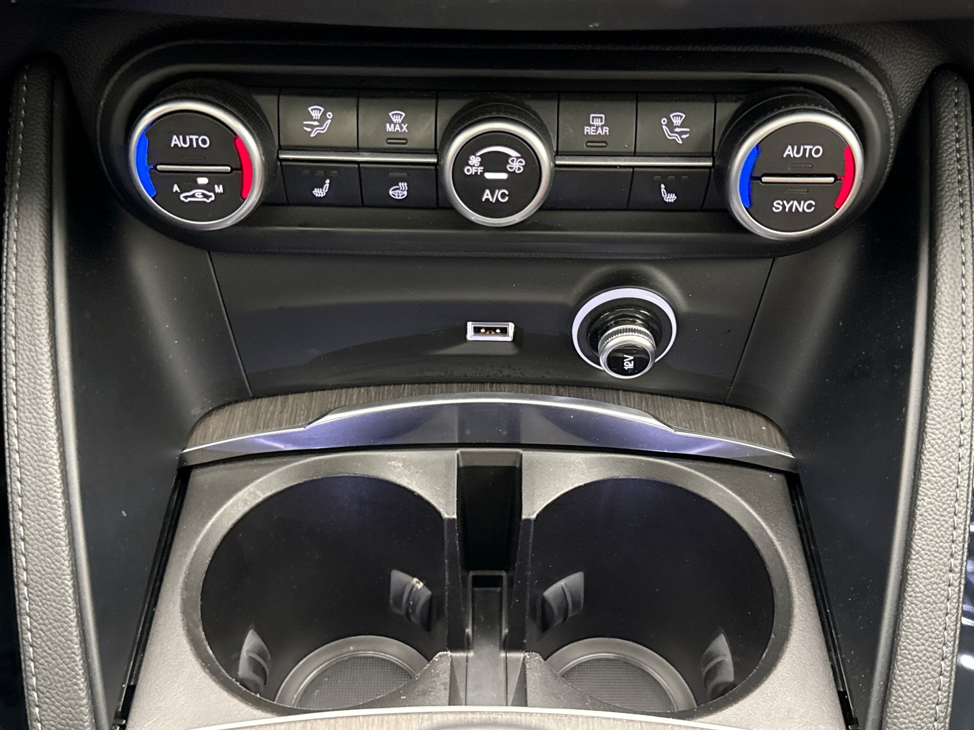 Used 2022 Alfa Romeo Stelvio Ti w/ Active Assist Plus Package AWD/4WD image 24