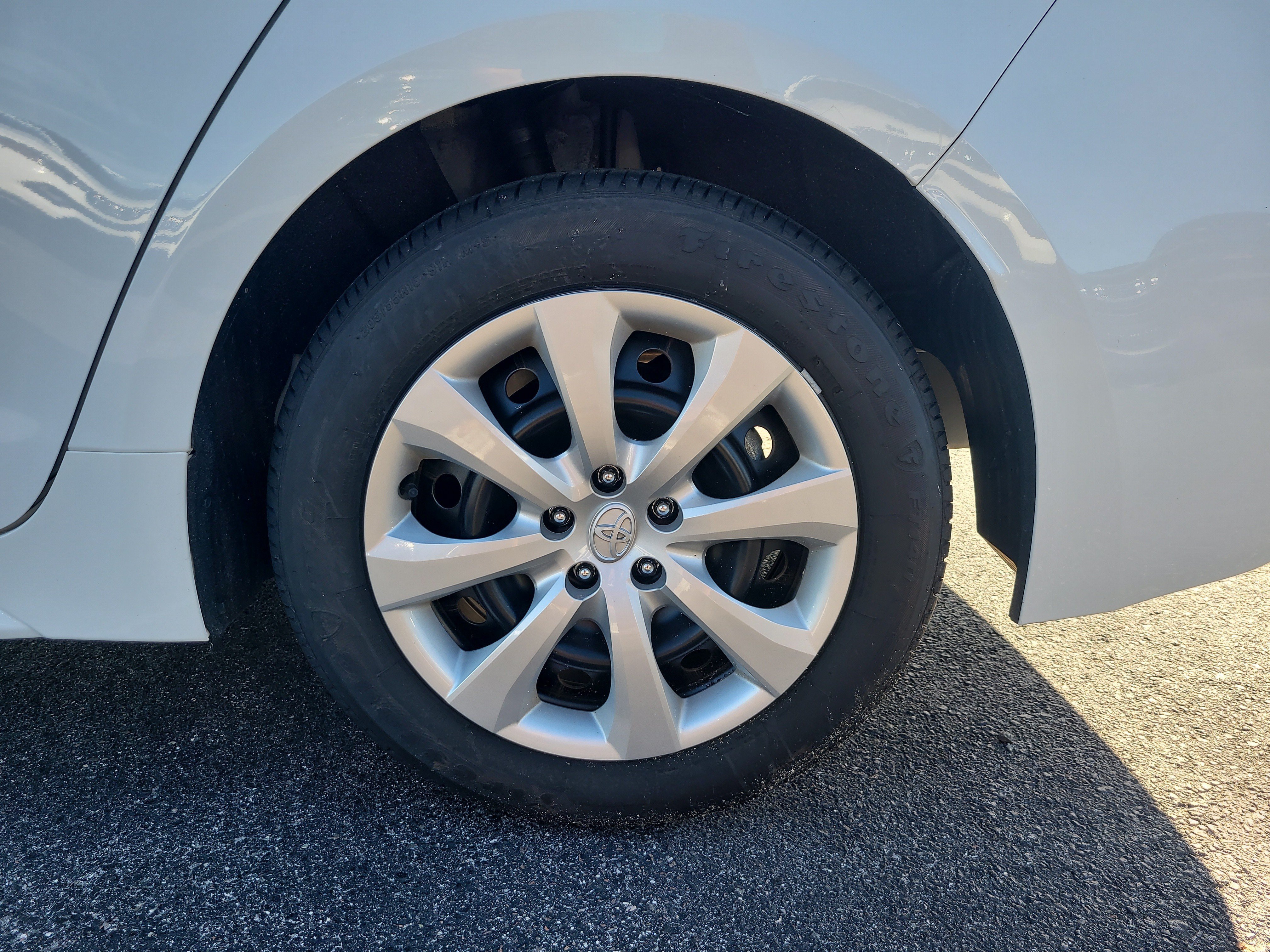 Used 2025 Toyota Corolla LE FWD image 8