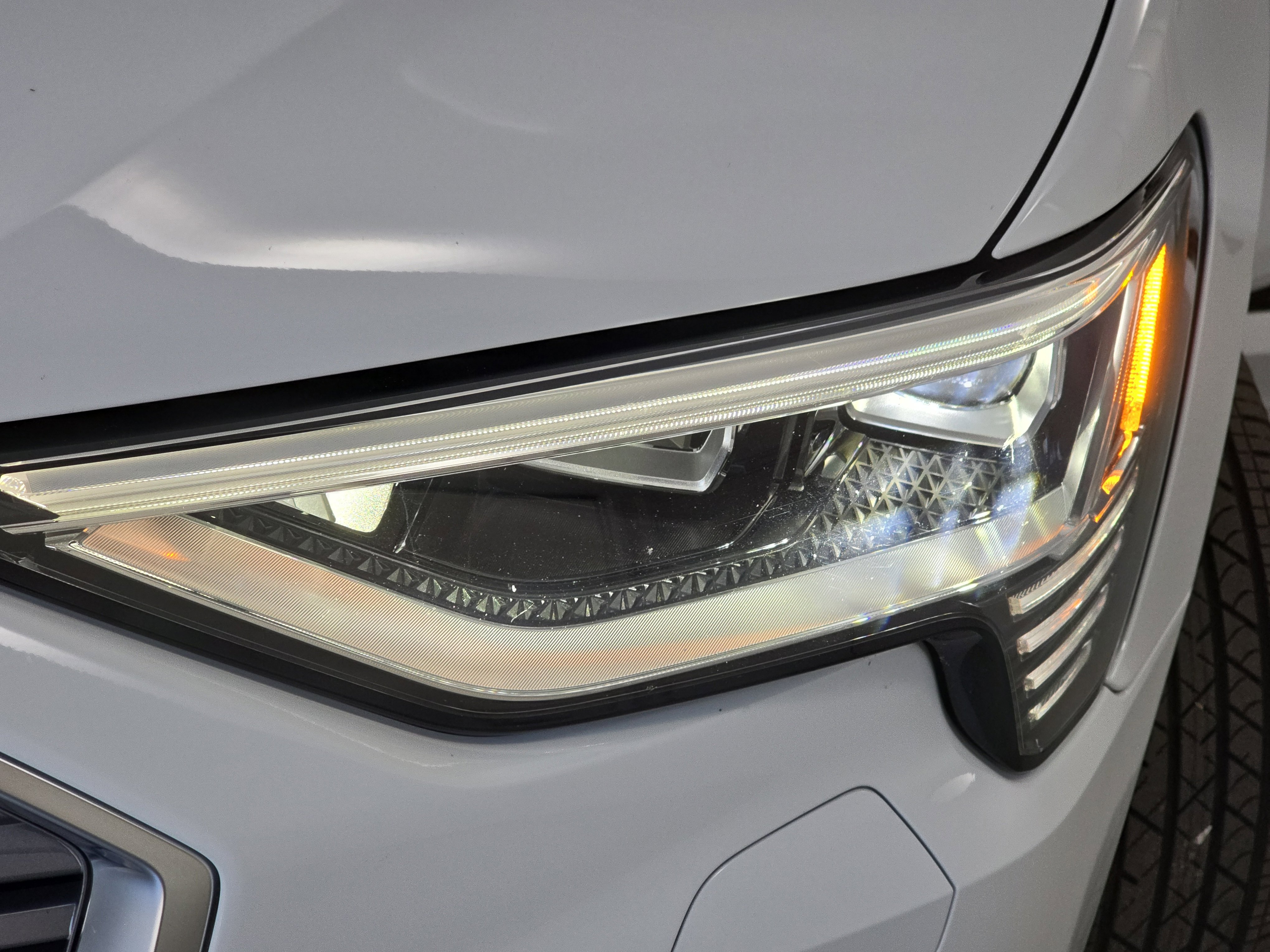 Used 2023 Audi e-tron Premium Plus w/ Premium Plus Package image 32