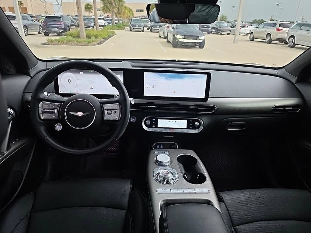 Used 2025 Genesis GV60 RWD image 7