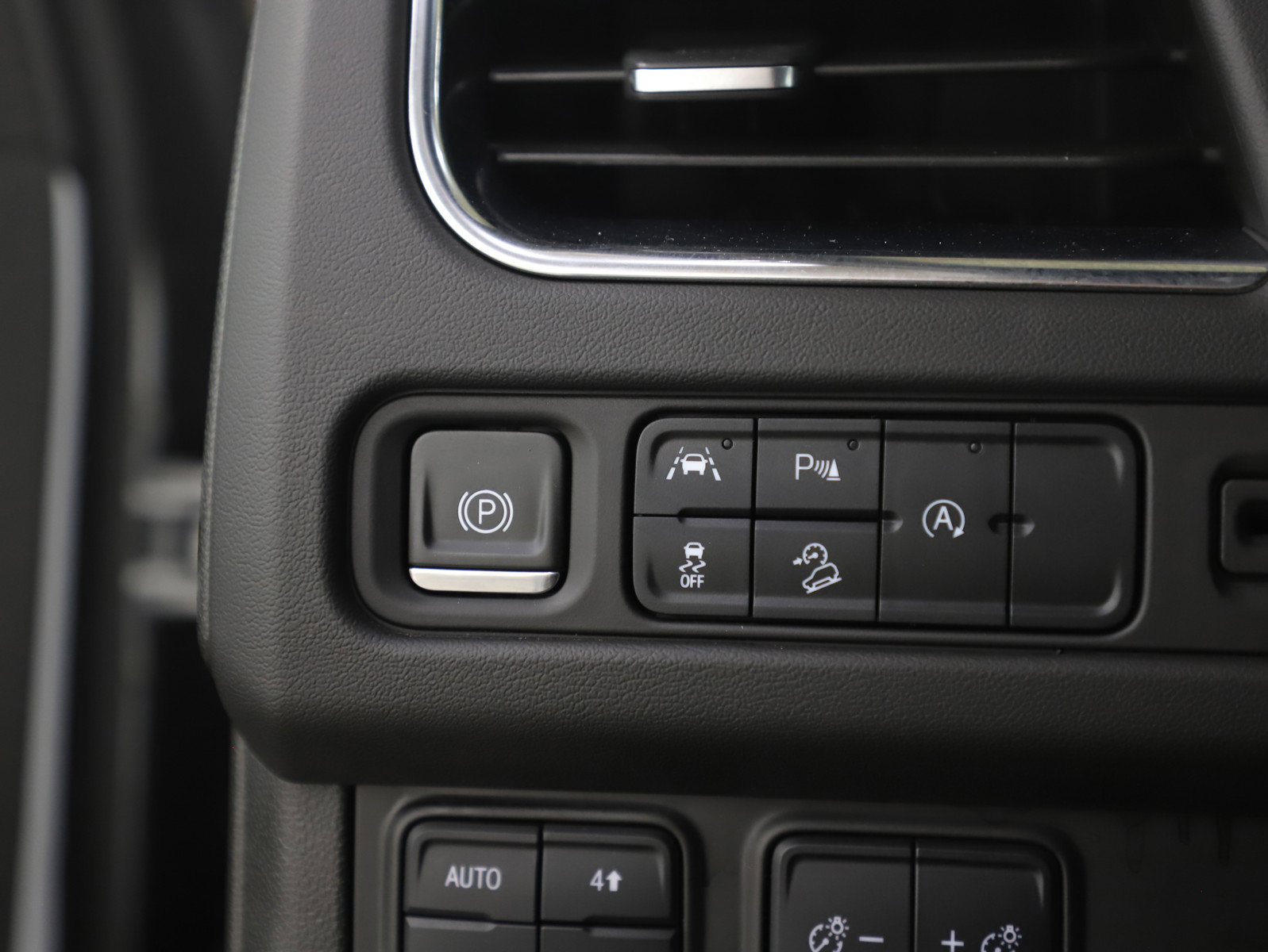 Used 2023 Chevrolet Suburban Premier AWD/4WD image 32