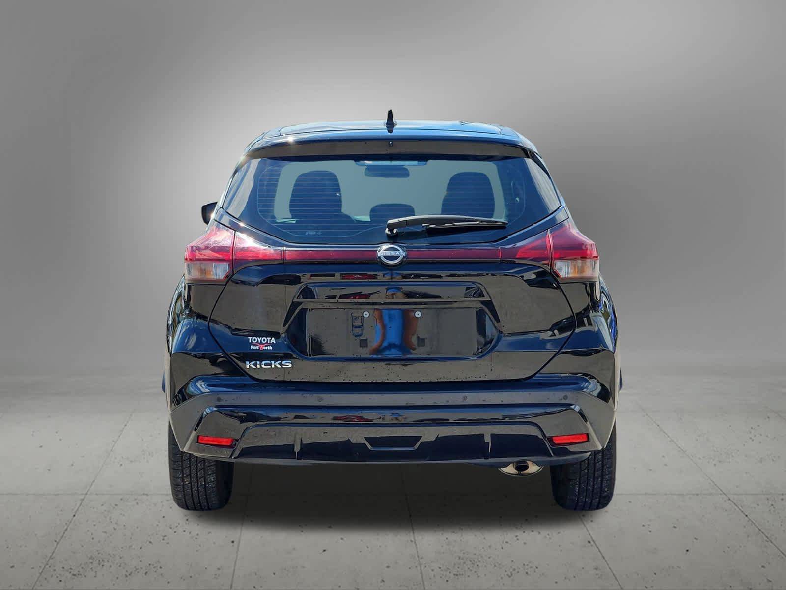 Used 2022 Nissan Kicks S FWD image 7