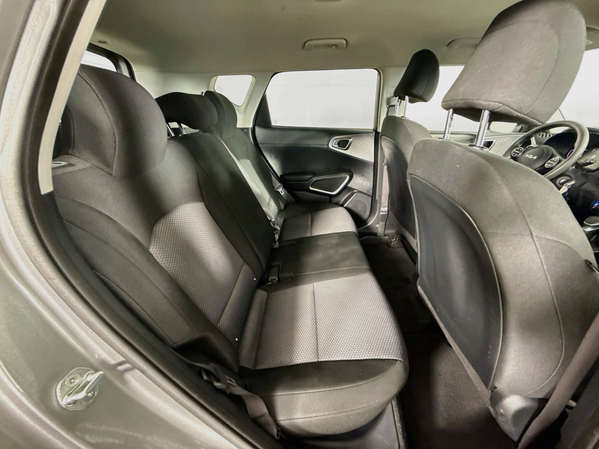 Used 2023 Kia Soul LX w/ Option Group 015 FWD image 32