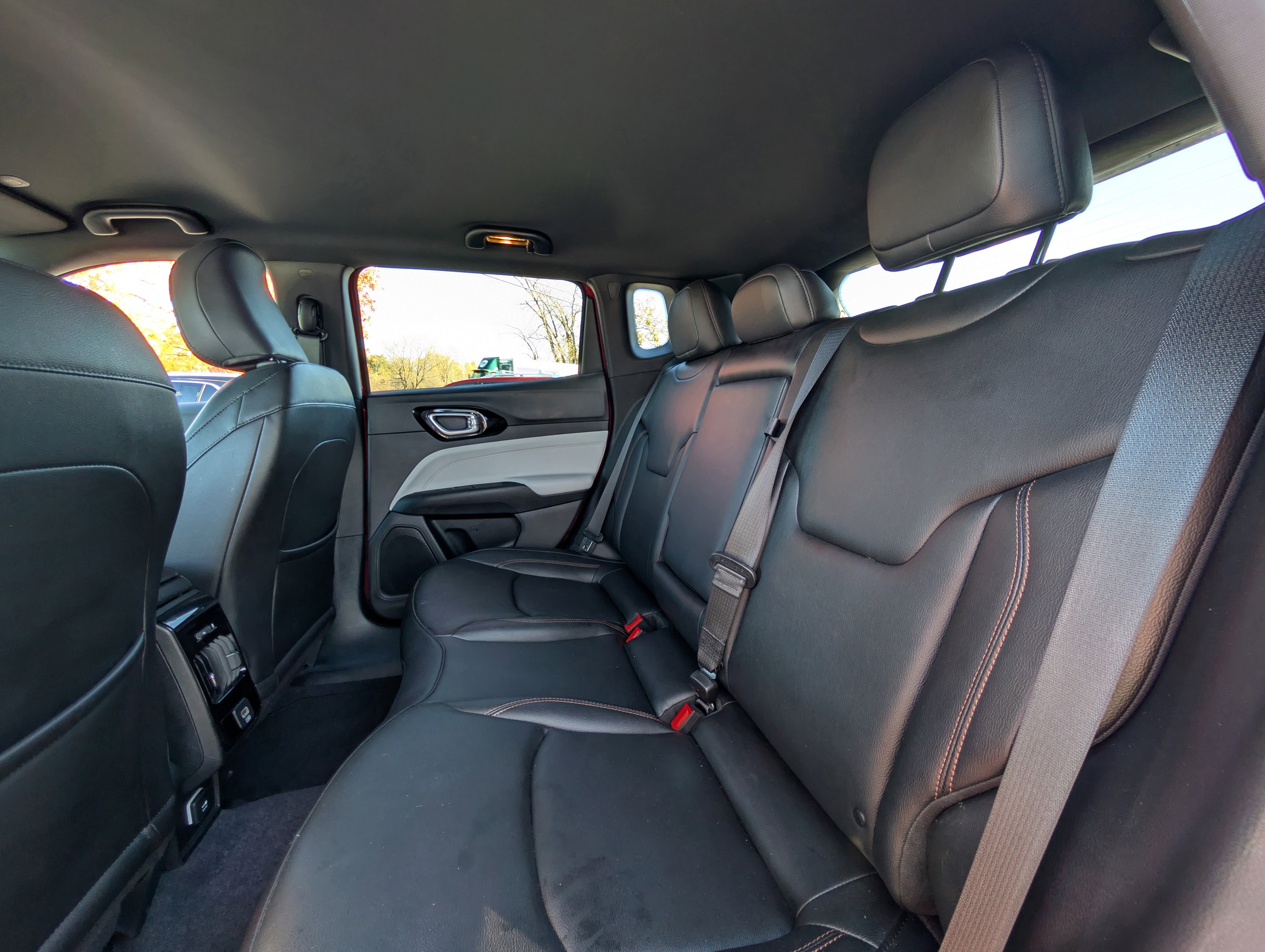 Used 2024 Jeep Compass Limited image 33