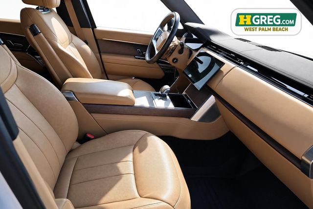 Used 2025 Land Rover Range Rover SE AWD/4WD image 15