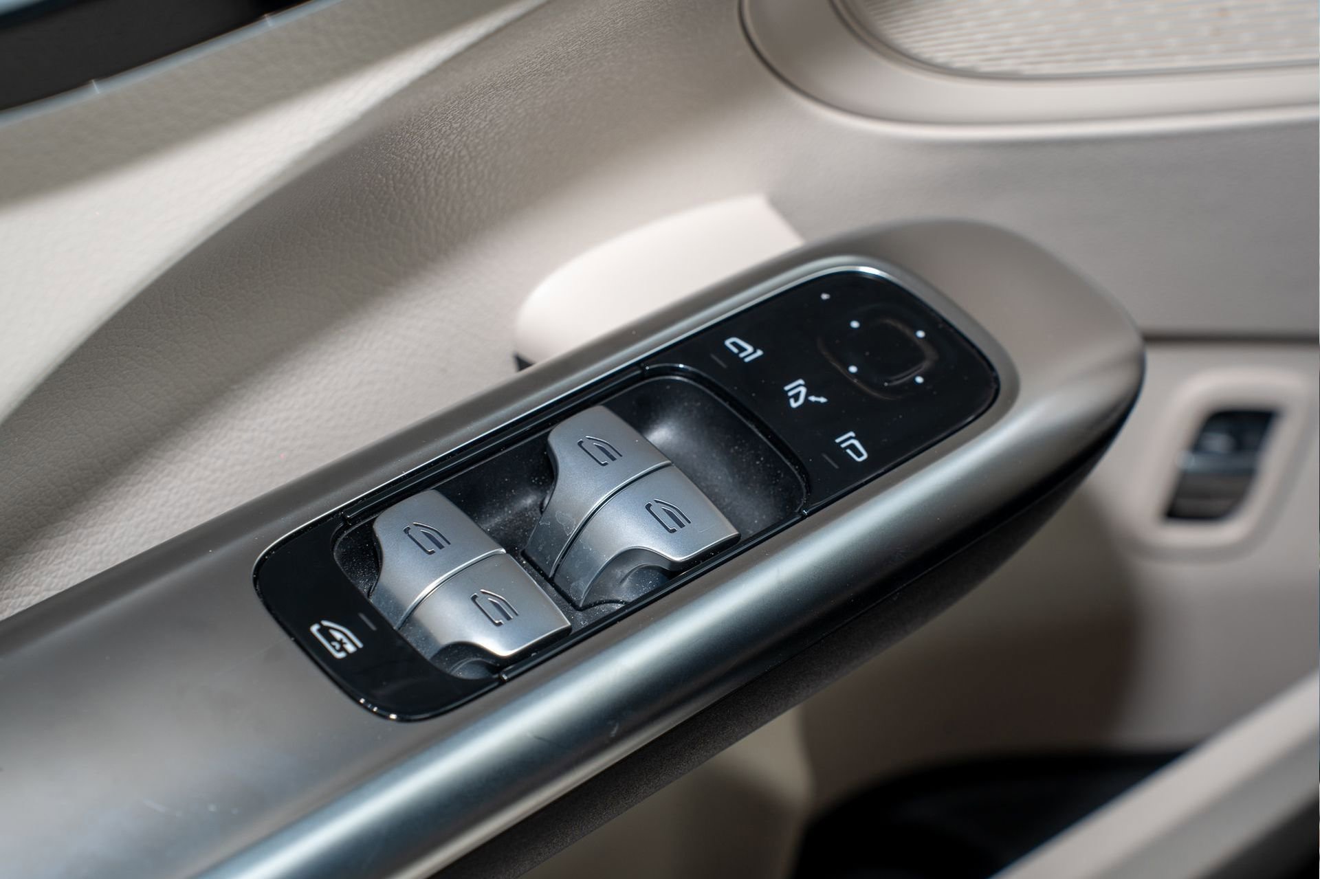 Used 2025 Mercedes-Benz C 300 4MATIC Sedan image 26