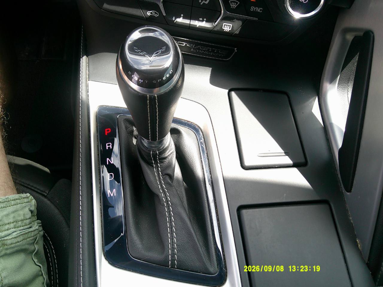 Used 2019 Chevrolet Corvette Stingray Coupe w/ Z51 1LT RWD image 14