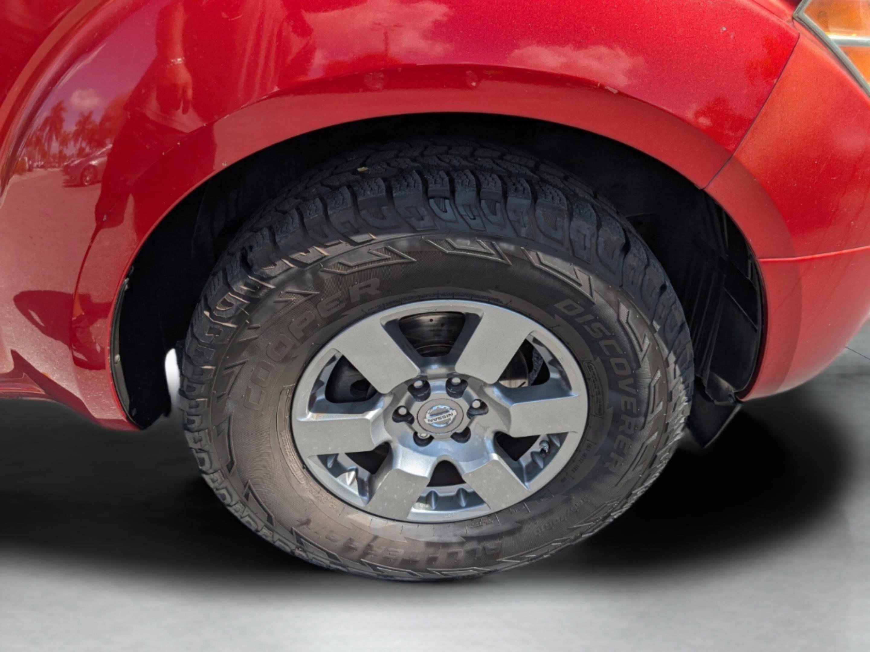 Used 2013 Nissan Frontier Desert Runner image 25