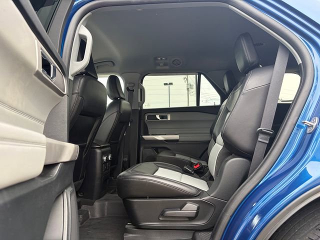 Used 2022 Ford Explorer XLT w/ Equipment Group 202A AWD/4WD image 6