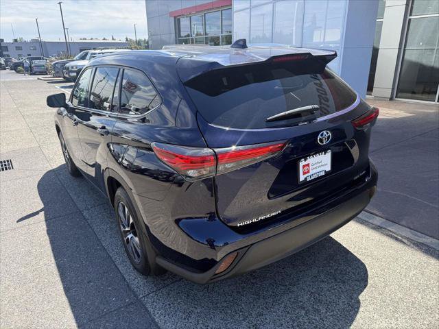 Certified 2021 Toyota Highlander XLE AWD/4WD image 6