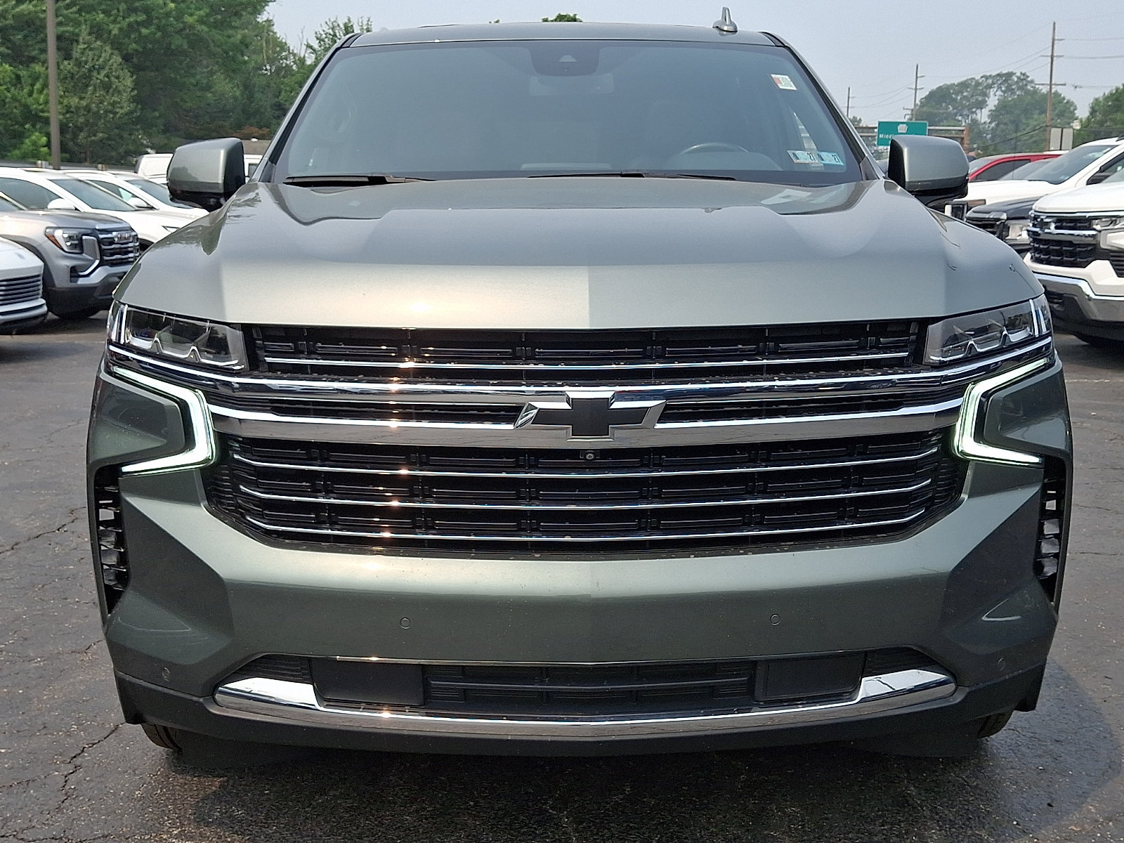 Used 2023 Chevrolet Tahoe LT w/ Luxury Package AWD/4WD image 2