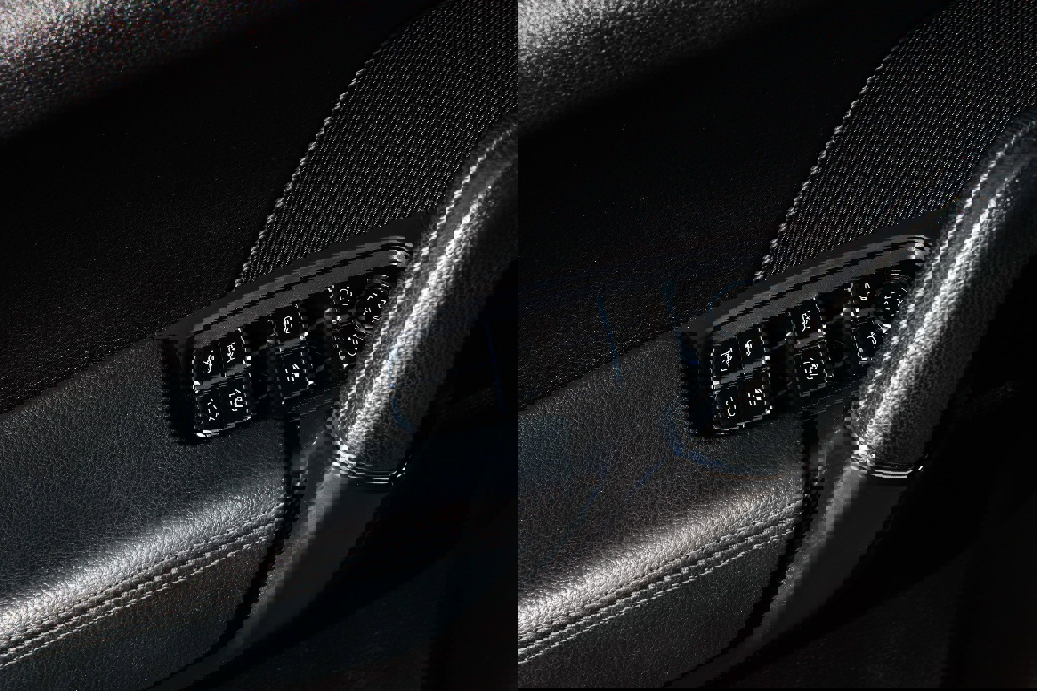 Used 2014 Porsche Cayenne Platinum Edition image 52