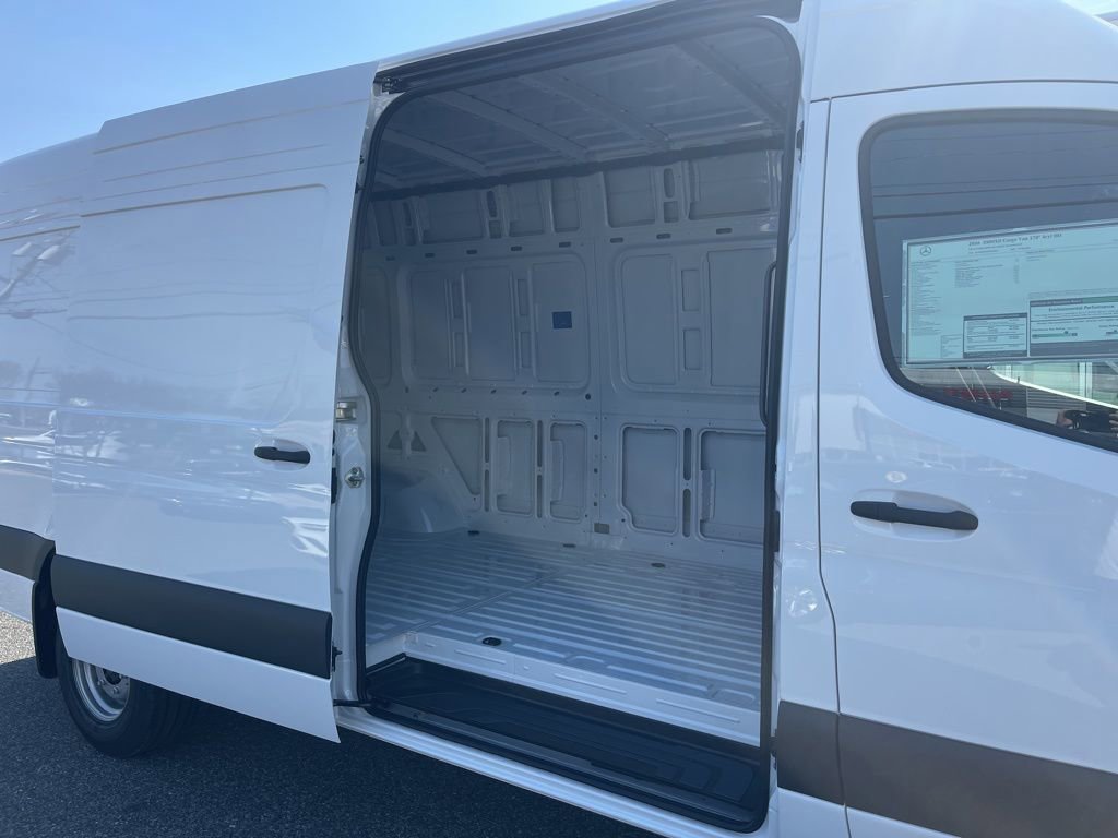 New 2026 Mercedes-Benz Sprinter 3500 image 18