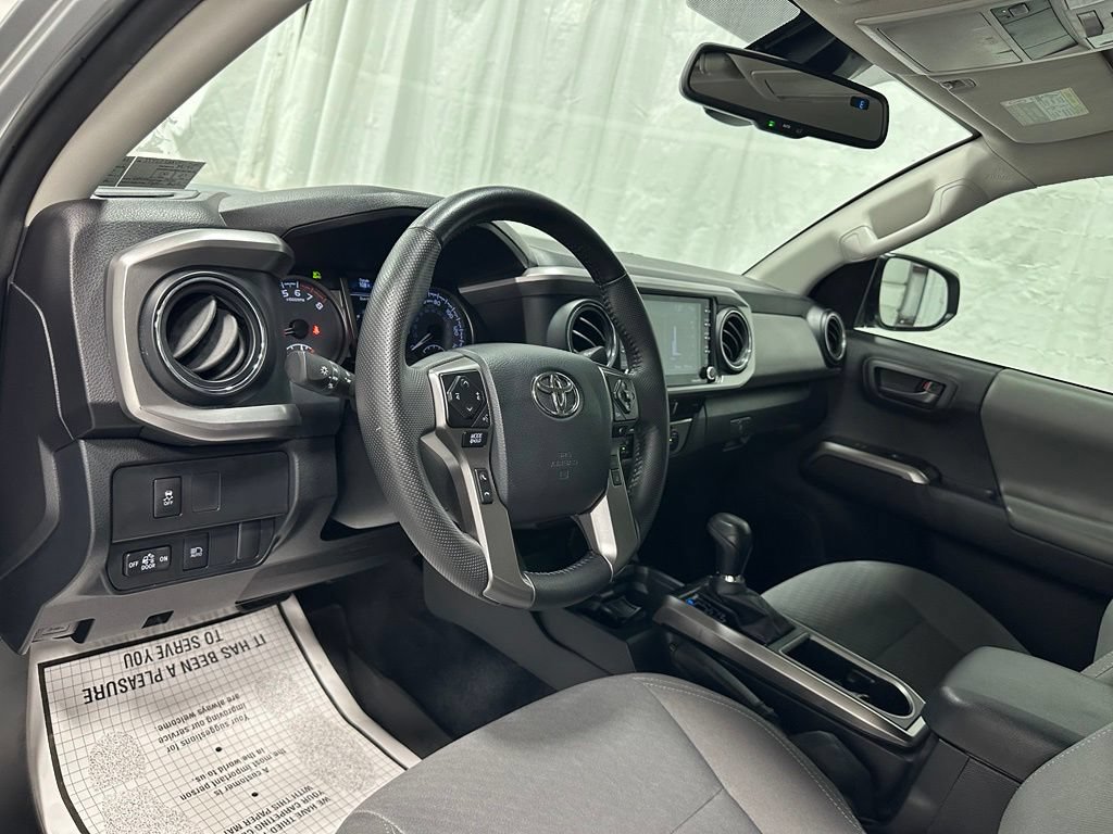 Used 2023 Toyota Tacoma SR5 w/ Technology Package AWD/4WD image 15