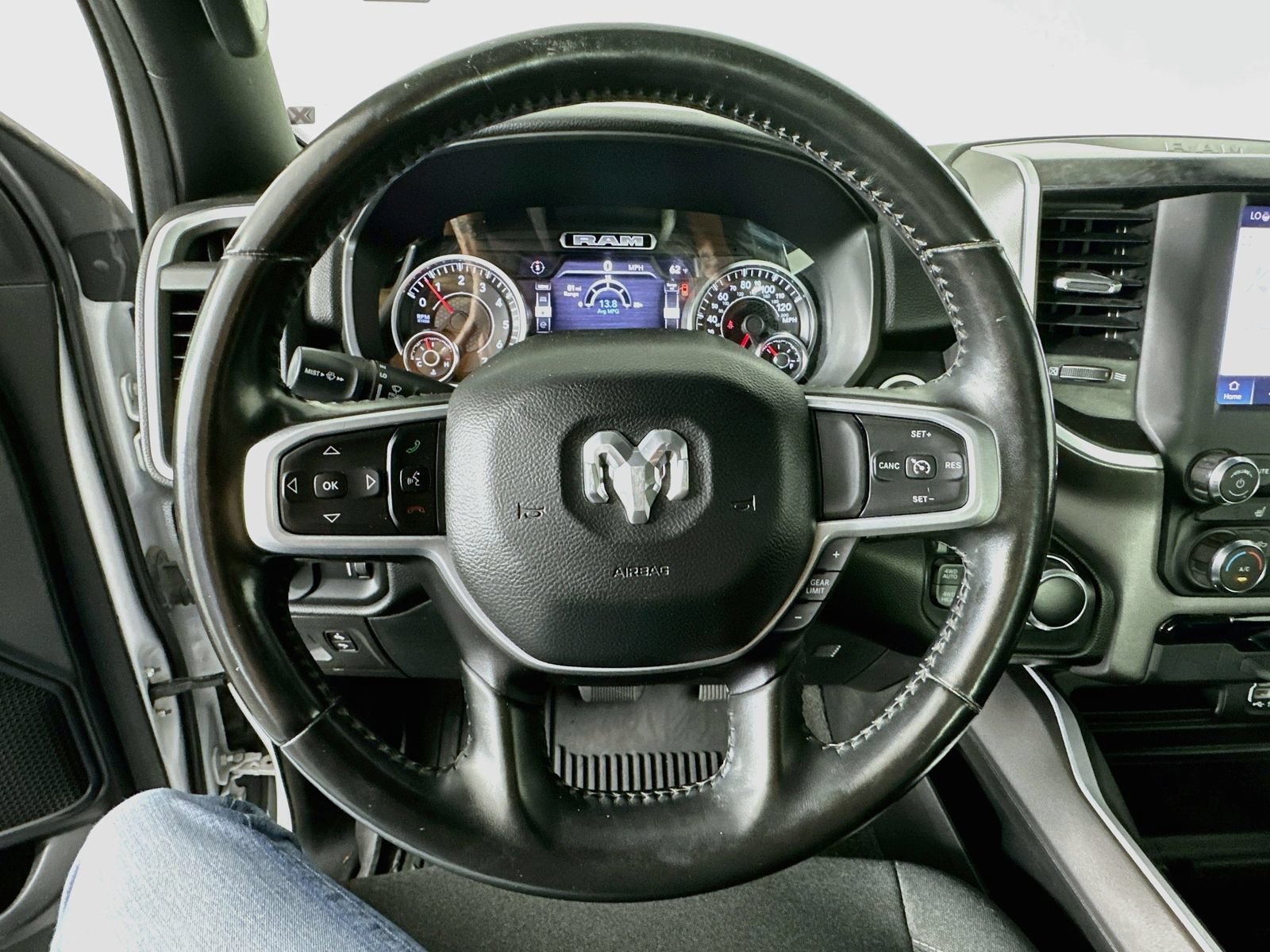 Used 2022 RAM 1500 Big Horn AWD/4WD image 12