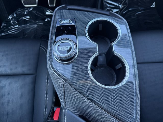 Certified 2025 Cadillac Optiq Sport 2 AWD/4WD image 11