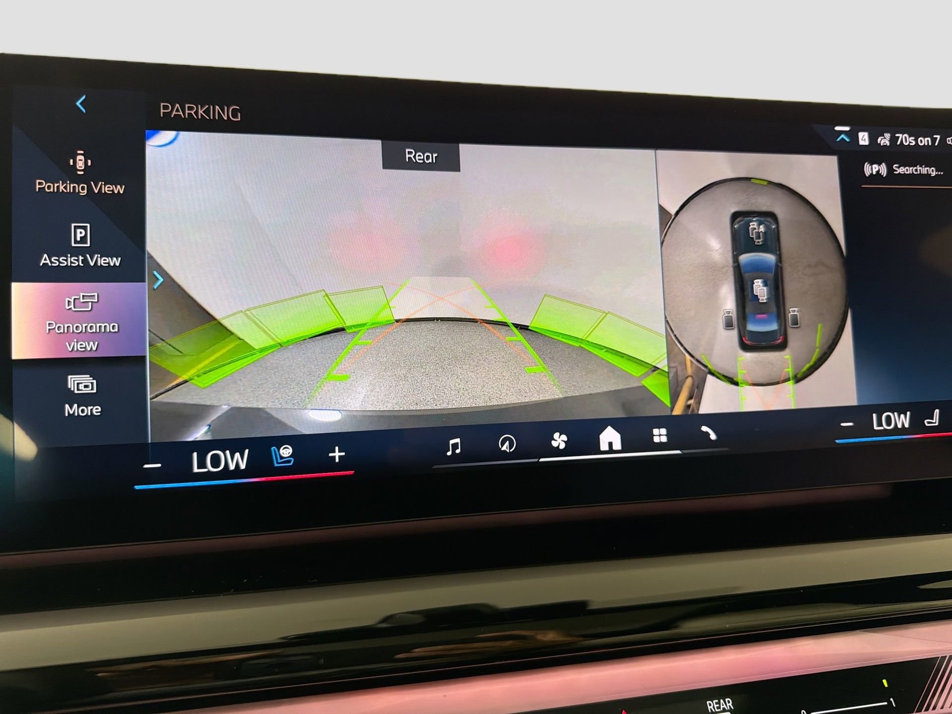 New 2026 BMW 550e xDrive w/ Premium Package image 14