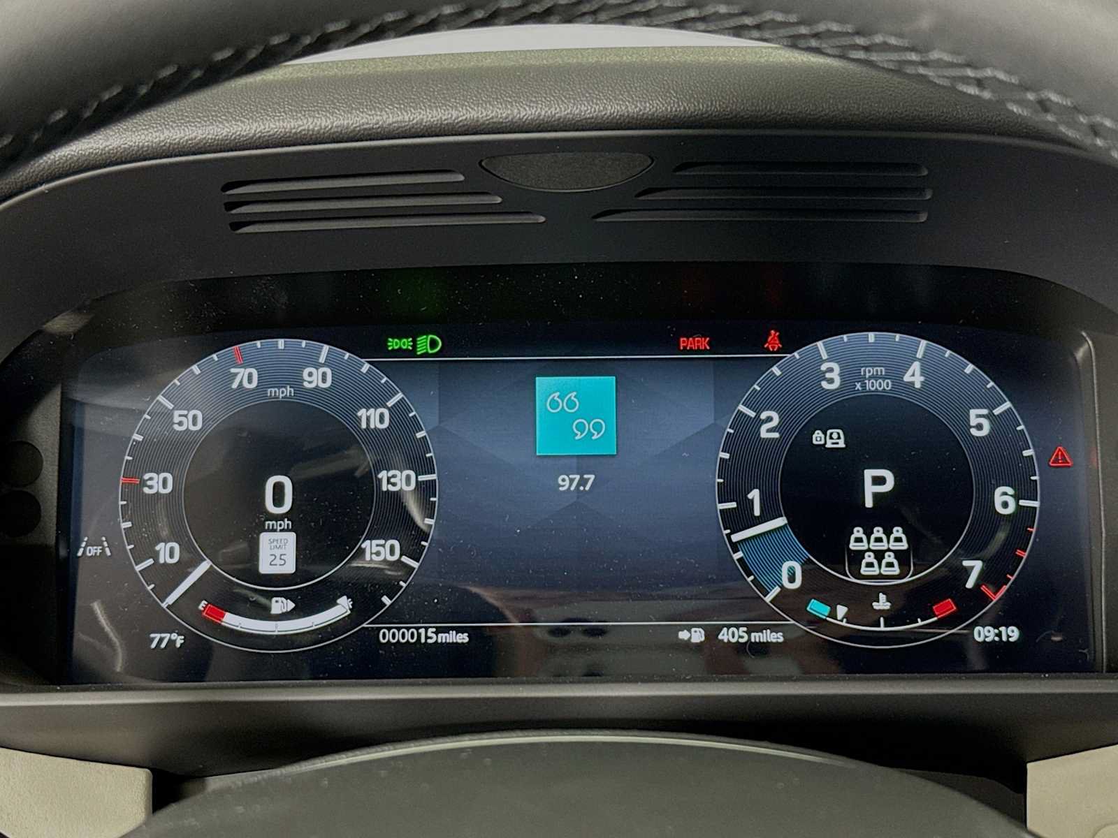 New 2025 Land Rover Discovery S AWD/4WD image 13