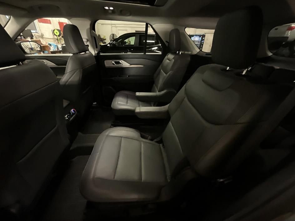 Used 2025 Ford Explorer Active w/ Active Comfort Package AWD/4WD image 30