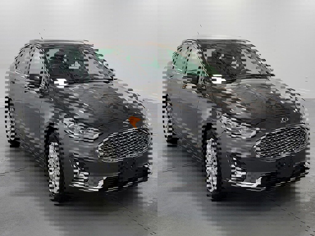 Used 2020 Ford Fusion Energi Titanium image 2