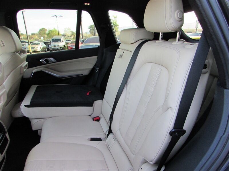 Used 2020 BMW X5 xDrive40i w/ Premium Package AWD/4WD image 27