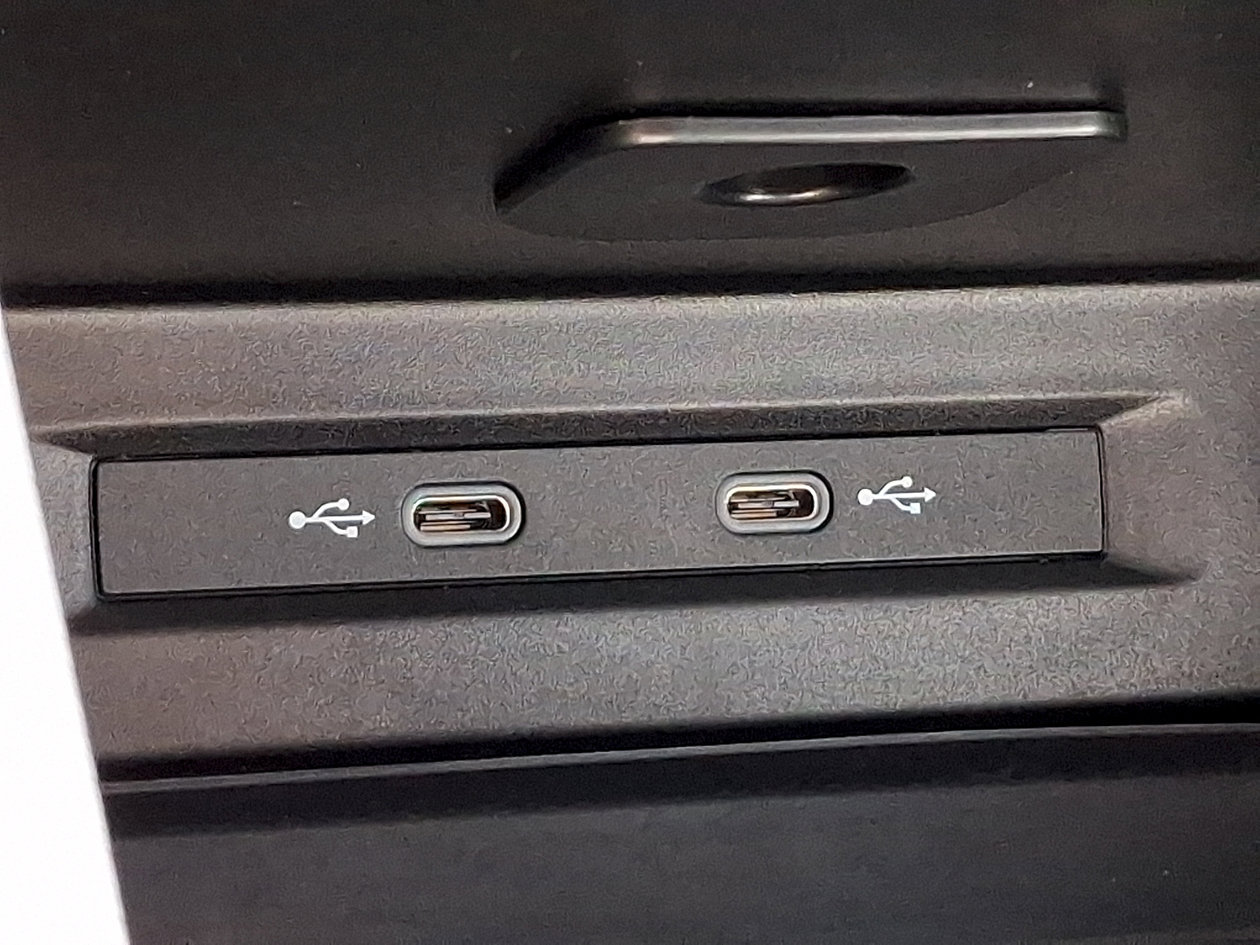 Certified 2024 Volkswagen Tiguan SE FWD image 23