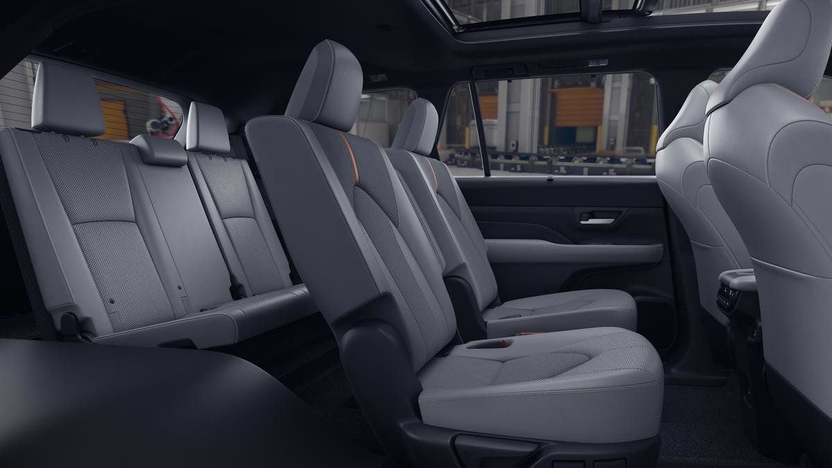 New 2026 Toyota Grand Highlander AWD Hybrid image 21