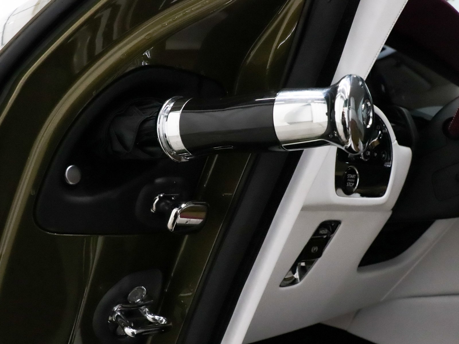 Used 2024 Rolls-Royce Spectre w/ Spectre Launch Package image 34