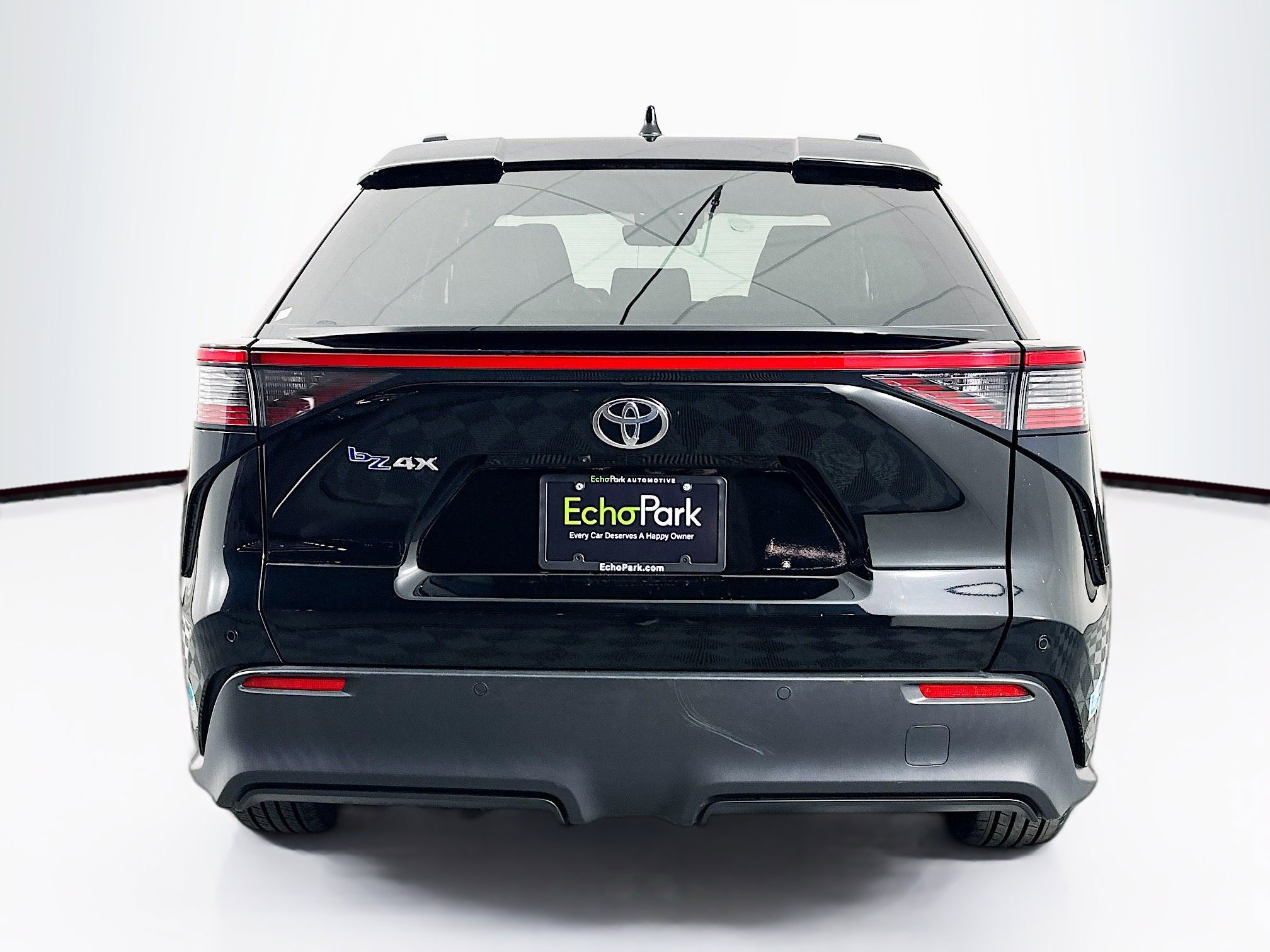 Used 2023 Toyota bZ4X XLE w/ Weather Package image 7