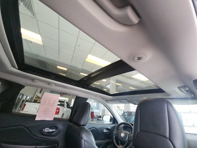 Used 2021 Jeep Cherokee Trailhawk w/ Sun, Sound & Nav Group AWD/4WD image 41