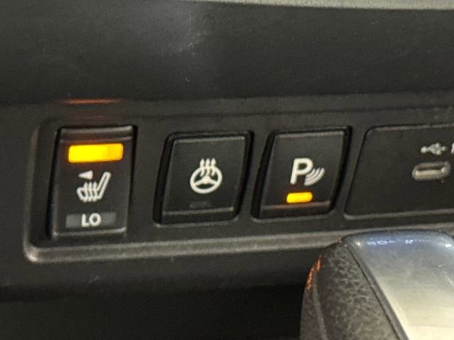 Used 2022 Nissan Frontier PRO-4X image 32