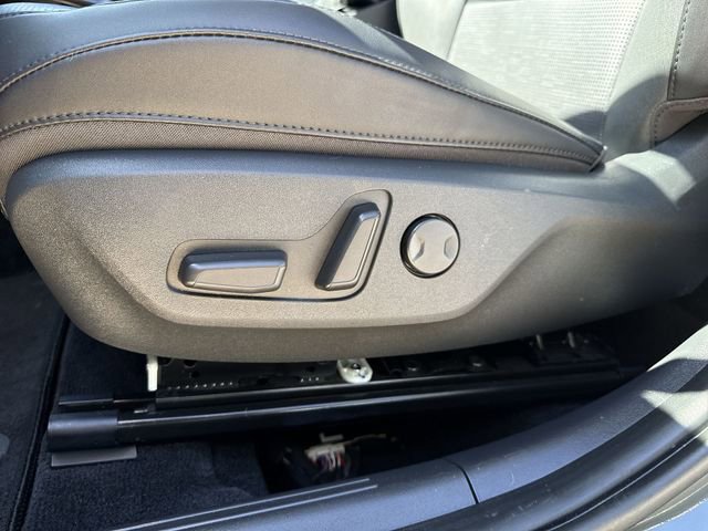 Used 2023 Kia Niro SX Touring image 18