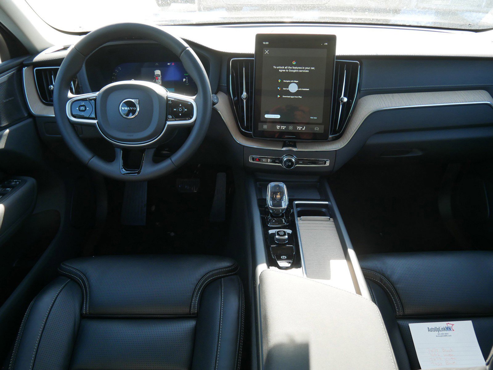 New 2026 Volvo XC60 T8 Ultra w/ Protection Package Premier image 7