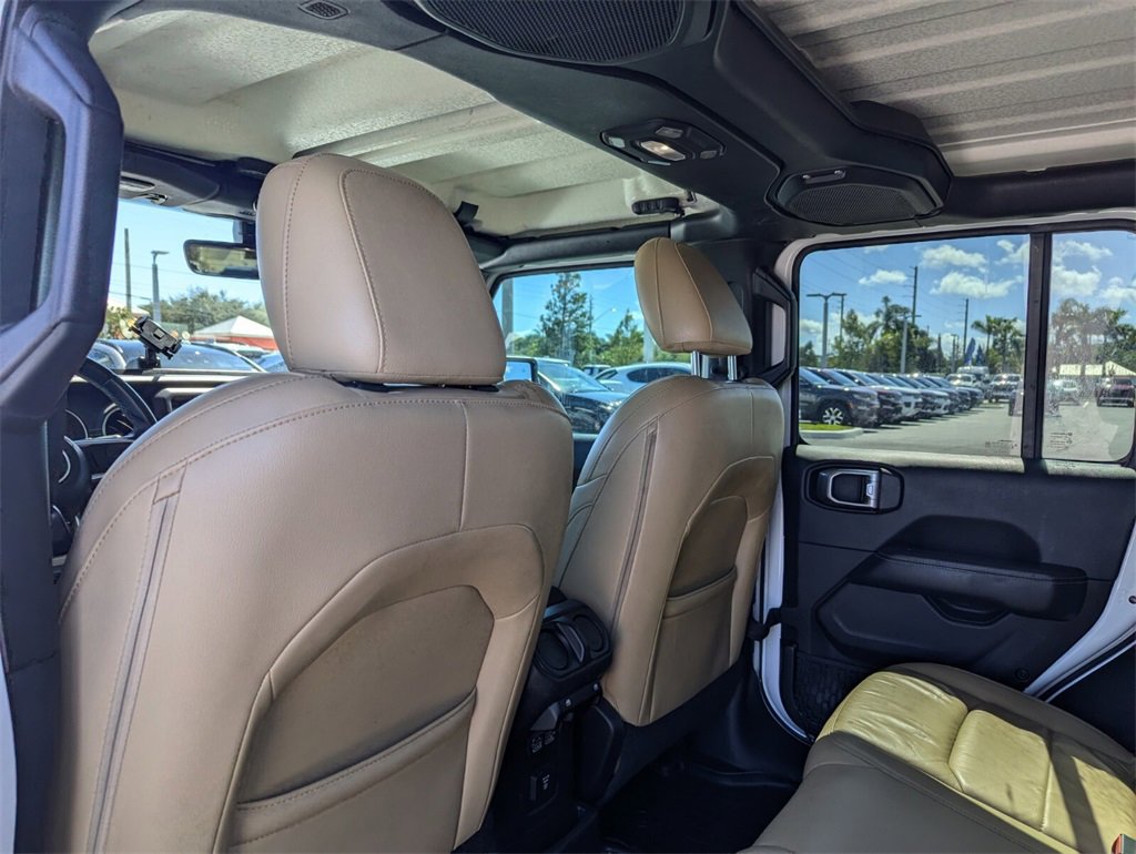 Certified 2018 Jeep Wrangler Unlimited Sahara image 19