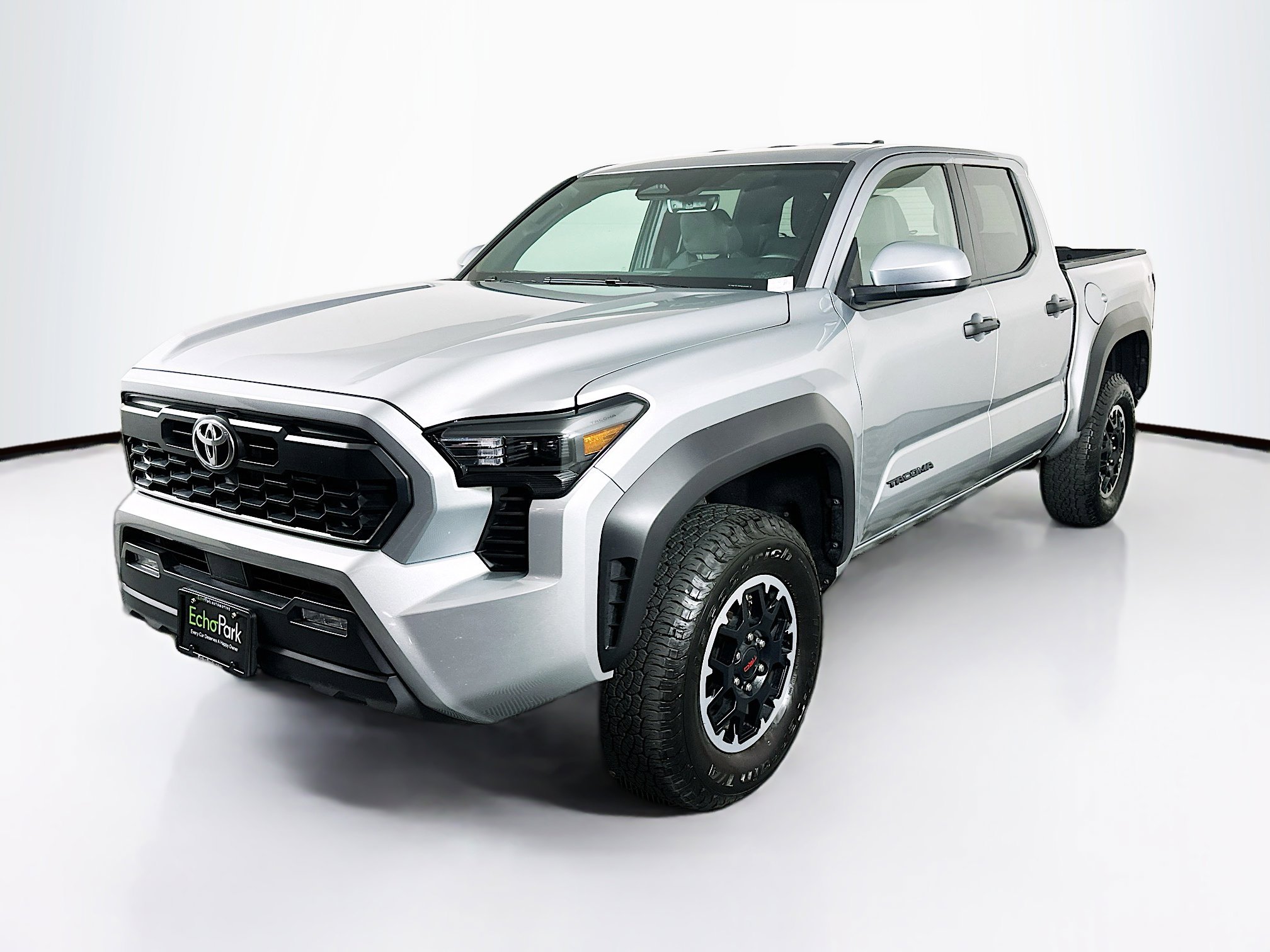 Used 2025 Toyota Tacoma TRD Off-Road AWD/4WD image 3