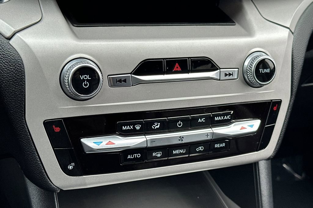 Certified 2023 Ford Explorer XLT w/ Equipment Group 202A image 19