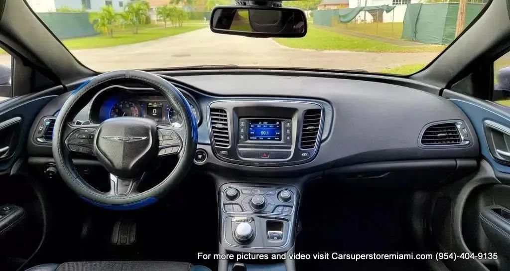 Used 2015 Chrysler 200 S FWD image 13