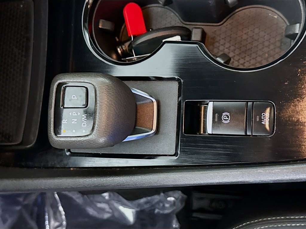 Used 2022 Nissan Rogue S AWD/4WD image 19